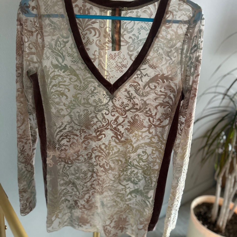 Elegant Lace V-Neck Top
